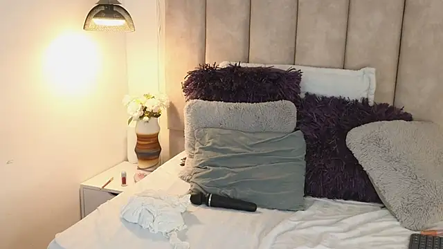 arianaa_miller_ webcam