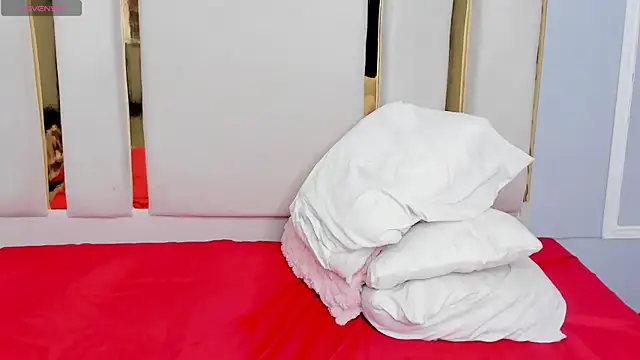 shakebigass - ShakeBigAss's free webcam - UK Sex Cams