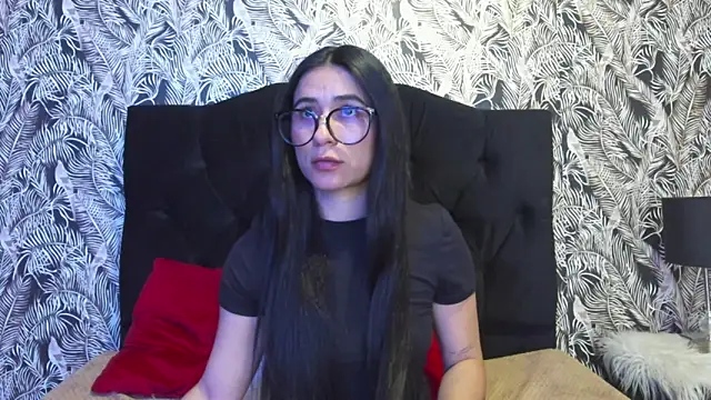 ChloeTurner_ webcam
