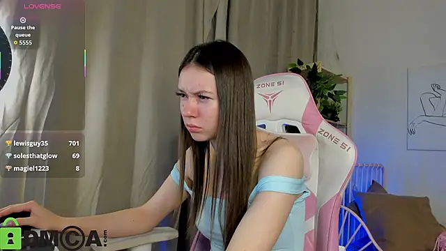 Nicole_Charm webcam