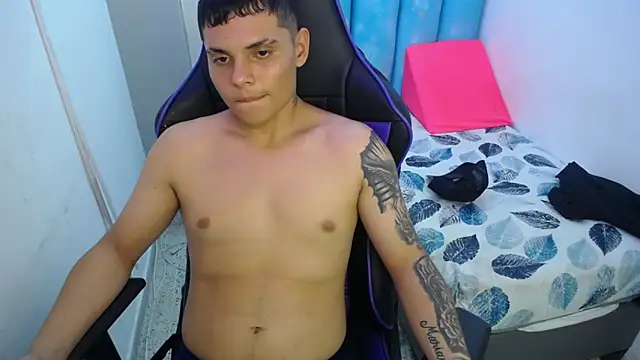 ayalai_ webcam