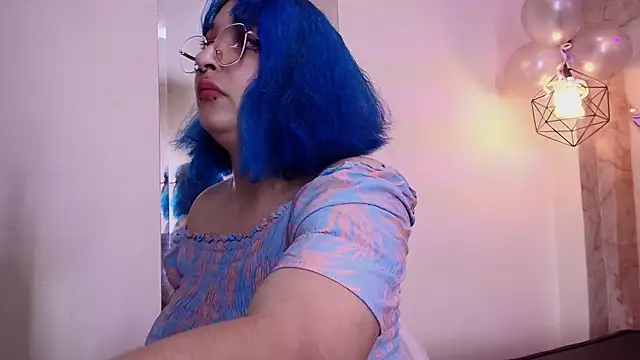 Lilith_curvy