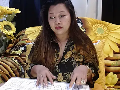 UrSweetClassyPinay webcam