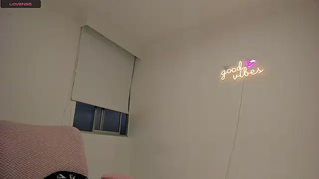 Esmeralda_Sims webcam