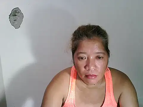 wethornypussy4u webcam