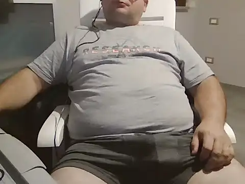 iron_boy80 webcam