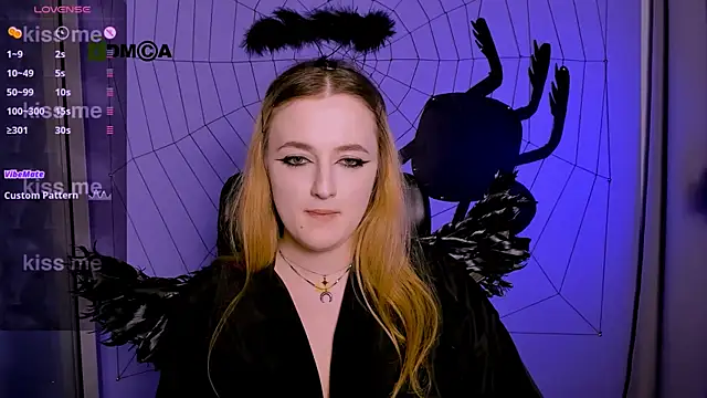 luna_berryy webcam