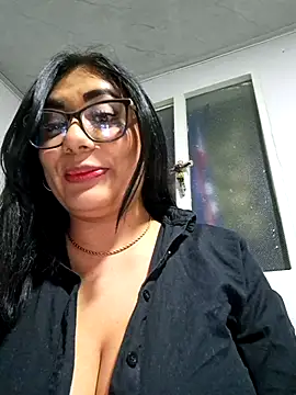 Monse--145 webcam