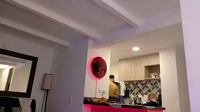 tony_muscle webcam