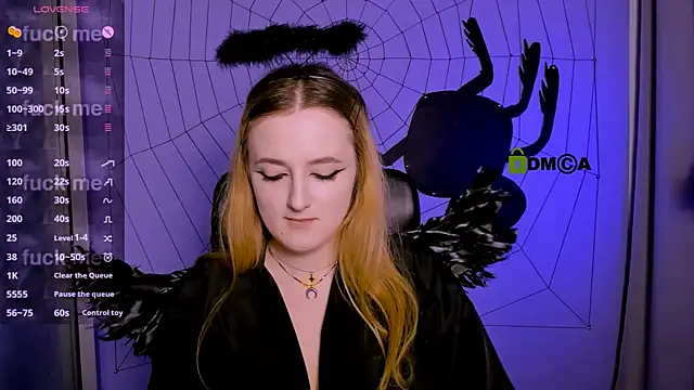 luna_berryy webcam
