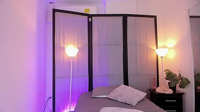 ChloeShade webcam