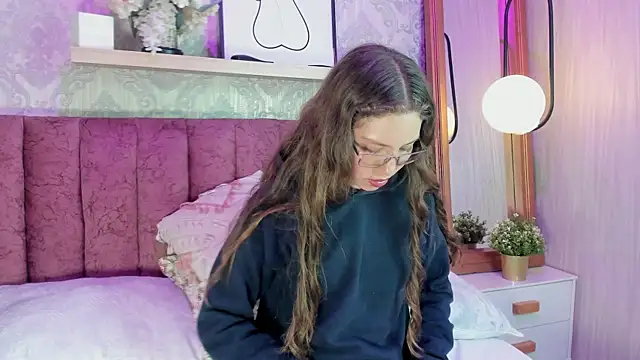 Alaia_Johnson webcam