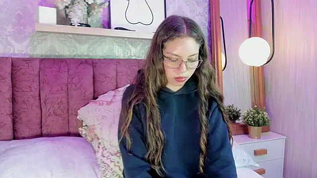 Alaia_Johnson webcam