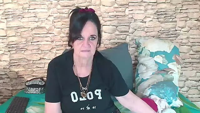 LuciousGrace webcam