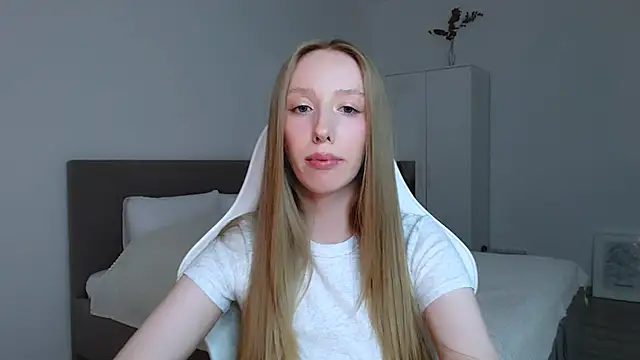 Luna_insniity webcam