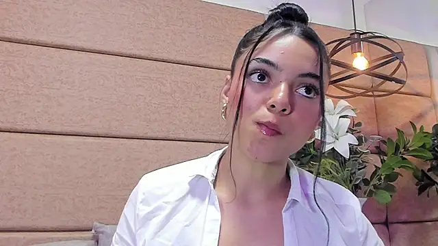AriaBelles webcam