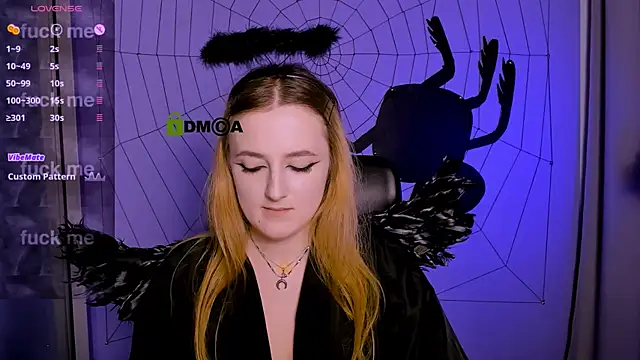 luna_berryy webcam
