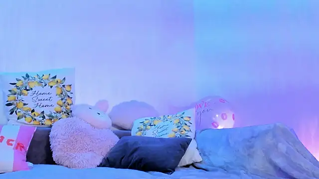 RileyNox webcam