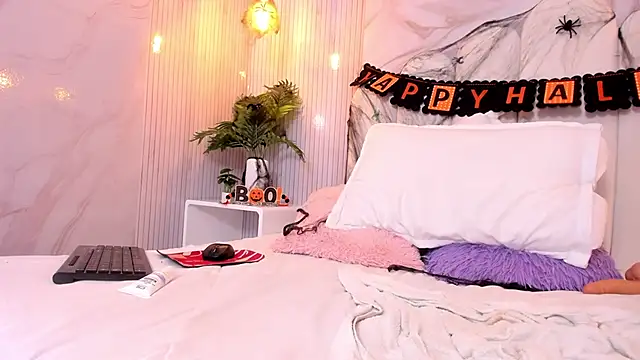 luna_hot_ass webcam