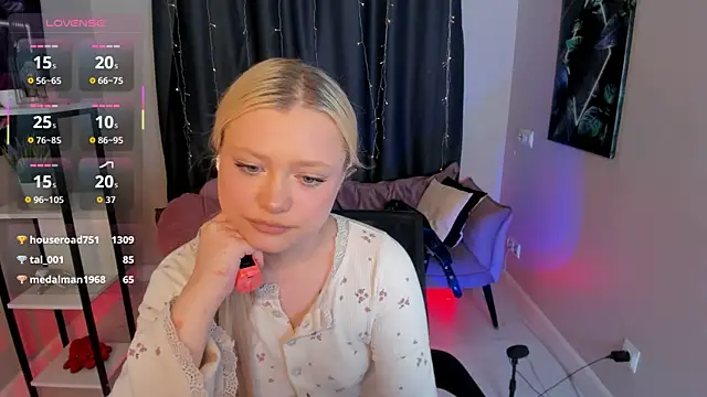 Millie_Vanillies webcam