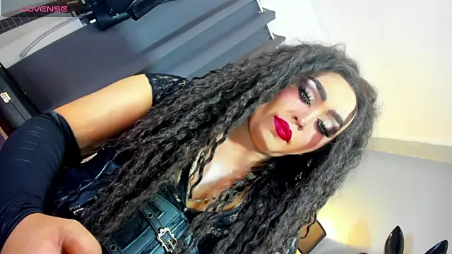 DominaAurumXXX webcam