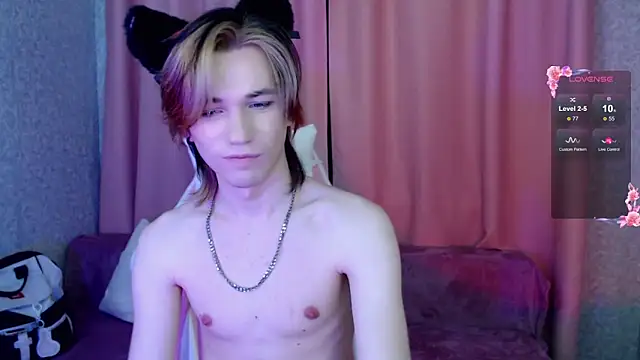 evan_reinhart (M twink) - sexy suck my finger