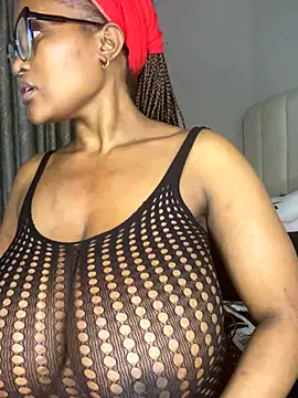 Bustygoddess32