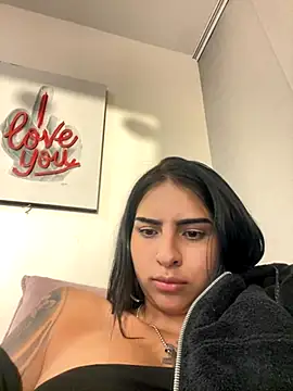 Hilary_pinkk
