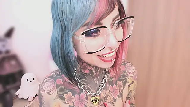 NikkiRamone webcam