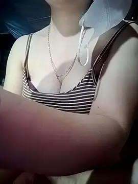 Loveuuu_23 webcam