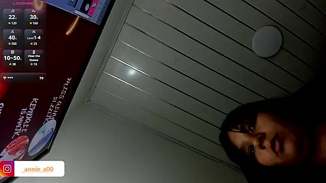Charis_21 webcam