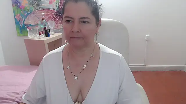 leonela_69 webcam