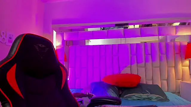 mariiahneedles webcam