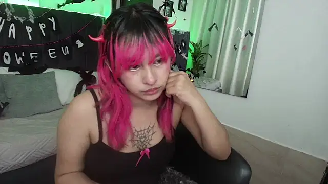 NELLYAZUMI webcam