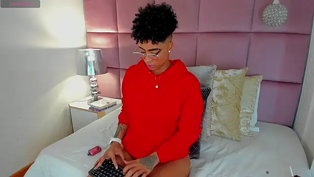 LuciaWallace webcam