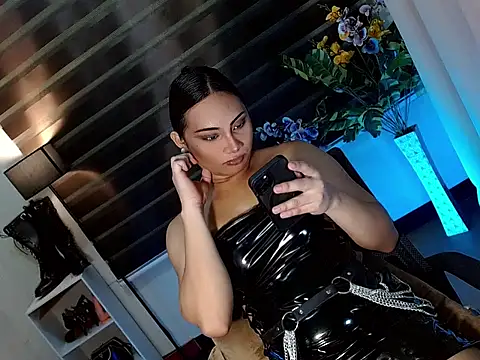 bella_subhunterx - Bella_subhunterx's free webcam - UK Sex Cams