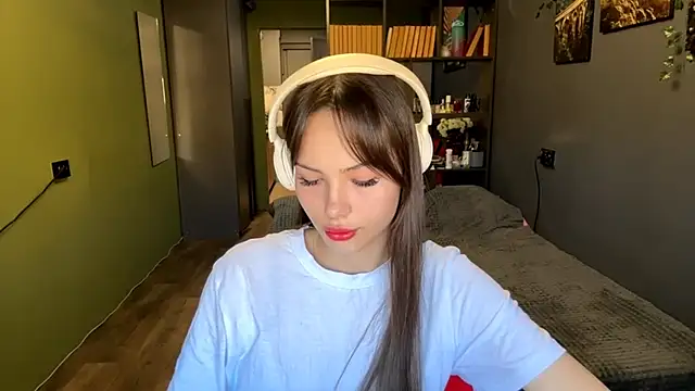 MysticAlisa webcam