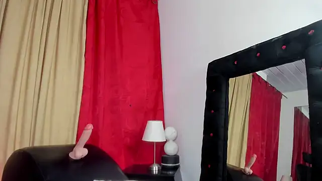 Strella_ferrera webcam