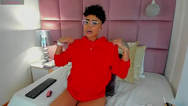 LuciaWallace webcam