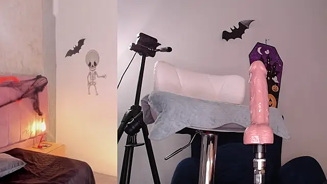 Hillary_Collins1 webcam