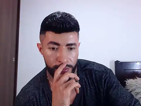 andrea_de_lucaa webcam
