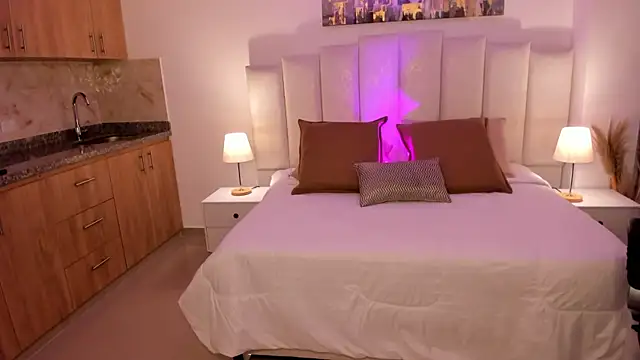 miavegas1 (F young) - fingering until cum + taste