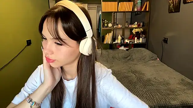MysticAlisa webcam