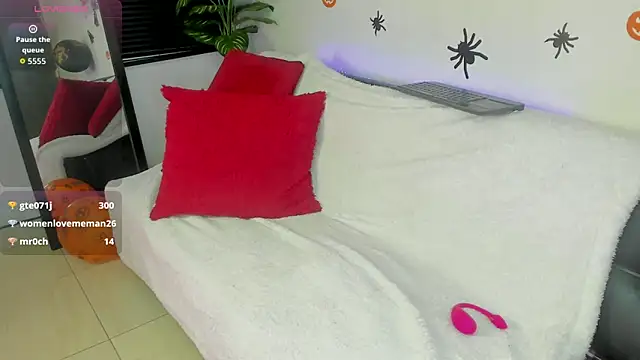 Charlote_Ross webcam