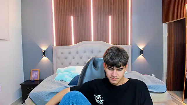 Tommy18__ webcam