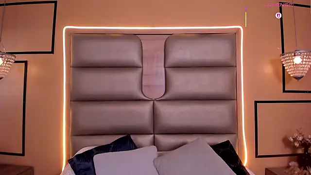 CAYLINCOLLINS webcam