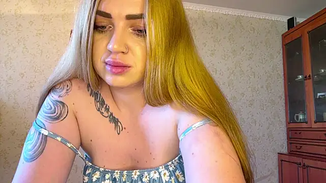 RedMadonna webcam