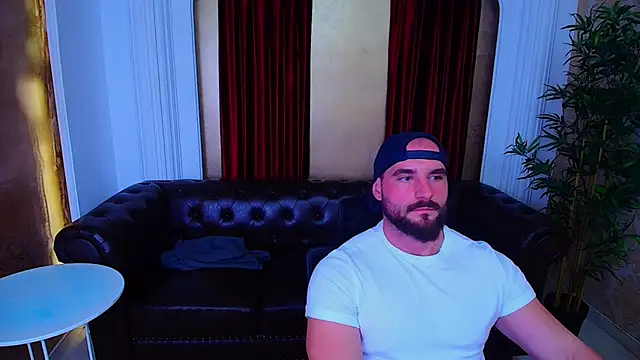 AdamJamesonn webcam
