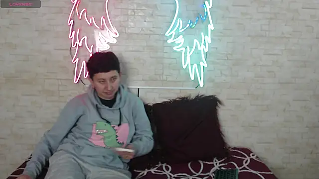 Gaby_and_Mei webcam