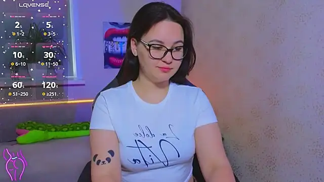 EsterLogan webcam